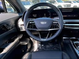 Cadillac LYRIQ Luxury 4dr 2026 — side view