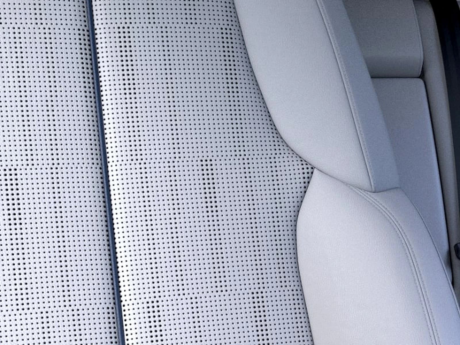 Cadillac LYRIQ Luxury 4dr 2027 — side view