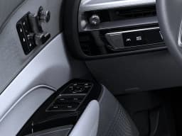 Cadillac LYRIQ Luxury 4dr 2027 — side view