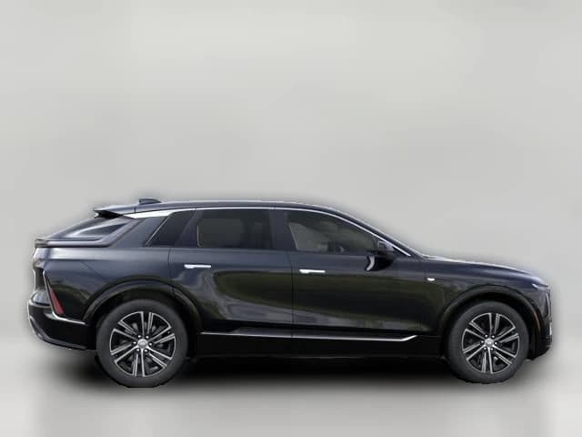 Cadillac LYRIQ Luxury 4dr 2027 — side view