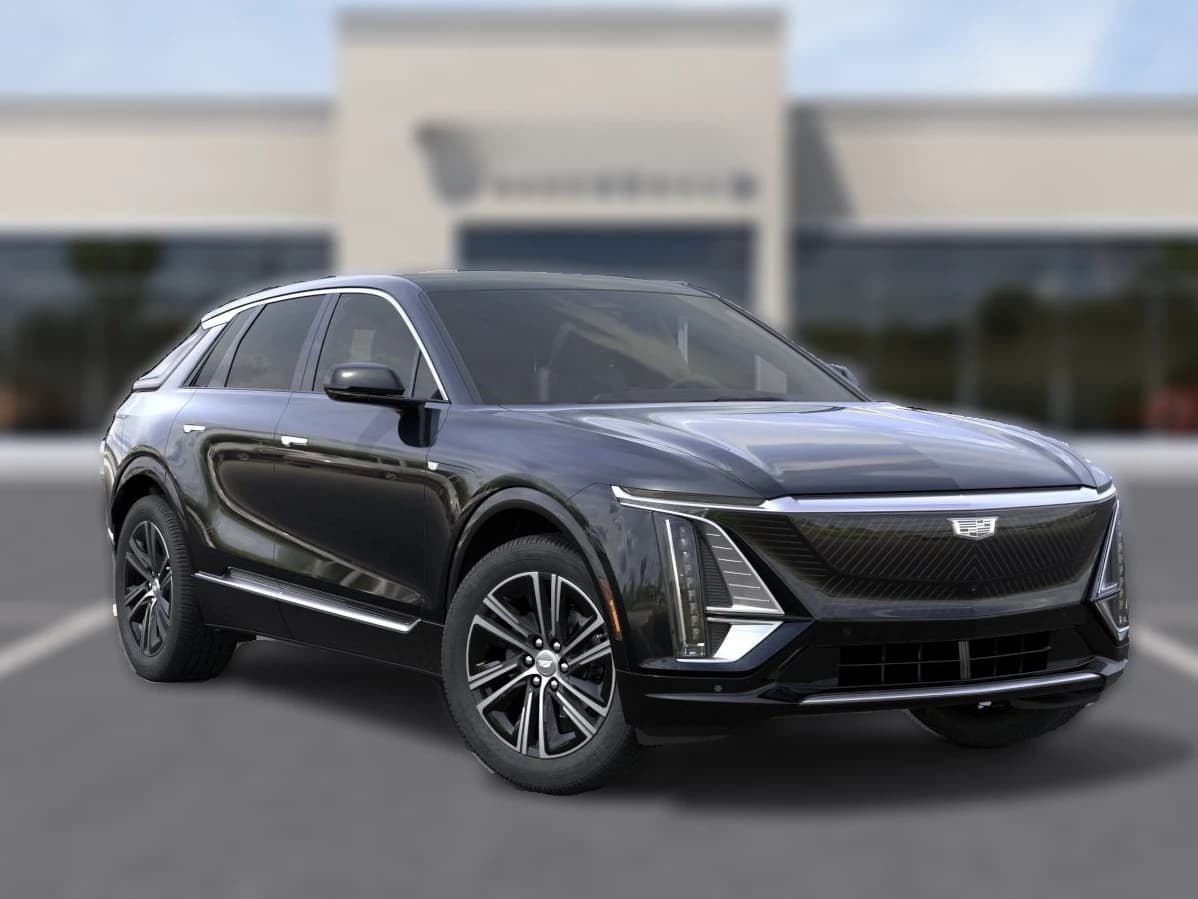 Cadillac LYRIQ Luxury 4dr 2027 — side view