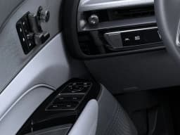 Cadillac LYRIQ Luxury 4dr 2027 — side view