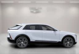 Cadillac LYRIQ Luxury 4dr 2027 — side view