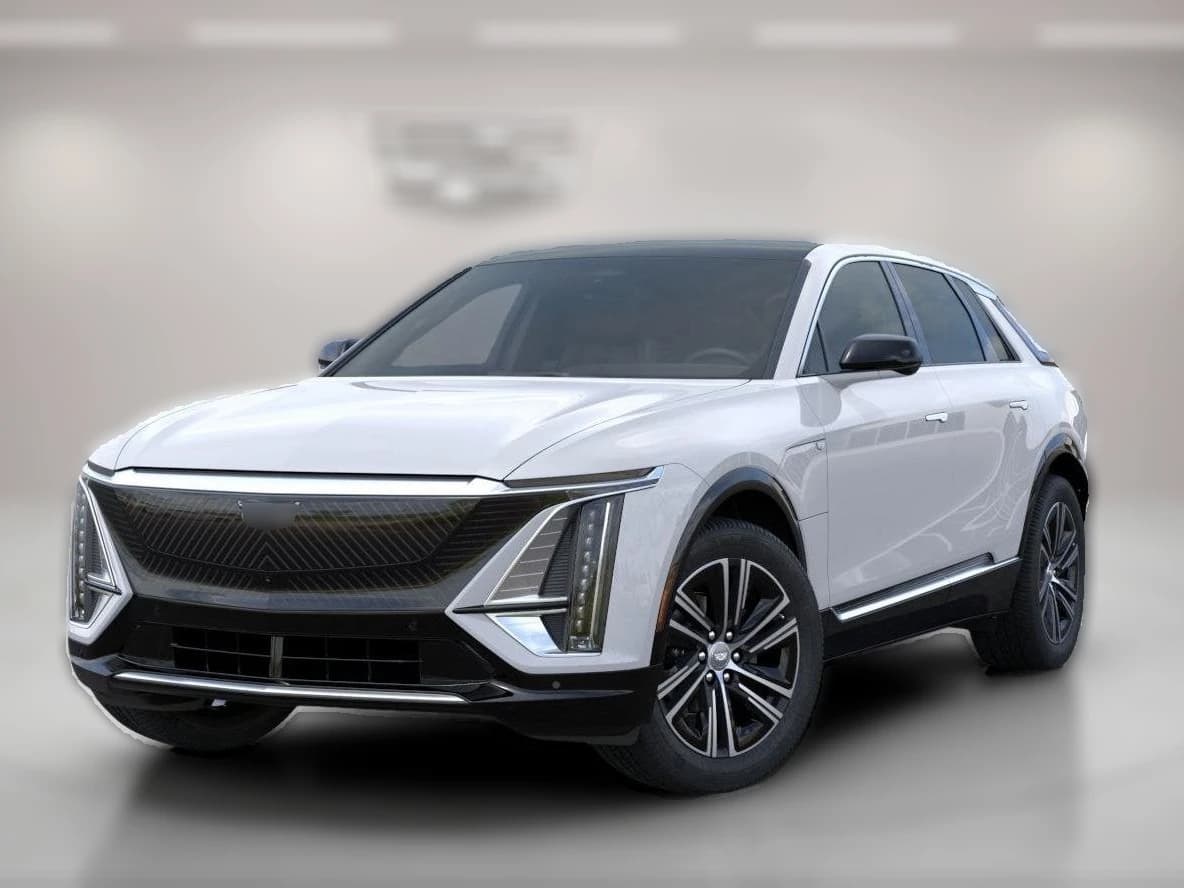 Cadillac LYRIQ Luxury 4dr 2027 — side view