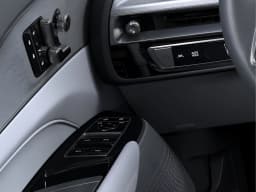 Cadillac LYRIQ Luxury 4dr 2027 — side view