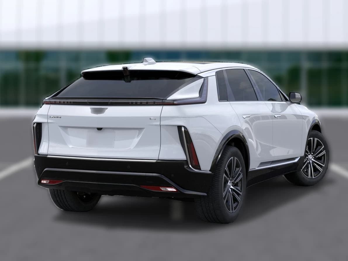 Cadillac LYRIQ Luxury 4dr 2027 — side view