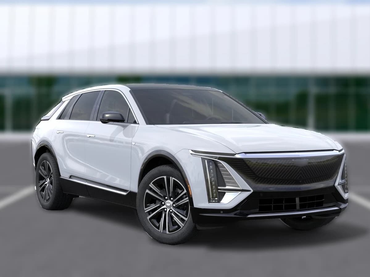 Cadillac LYRIQ Luxury 4dr 2027 — side view