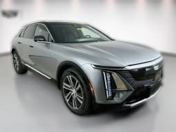 Cadillac LYRIQ Luxury 4dr 2026 — side view