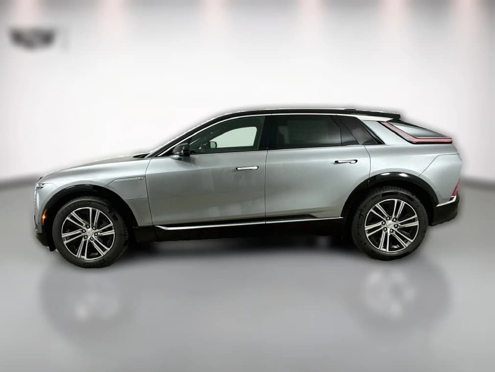 Cadillac LYRIQ Luxury 4dr 2026 — side view