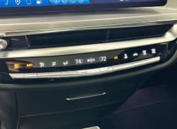 Cadillac LYRIQ Luxury 4dr 2026 — side view