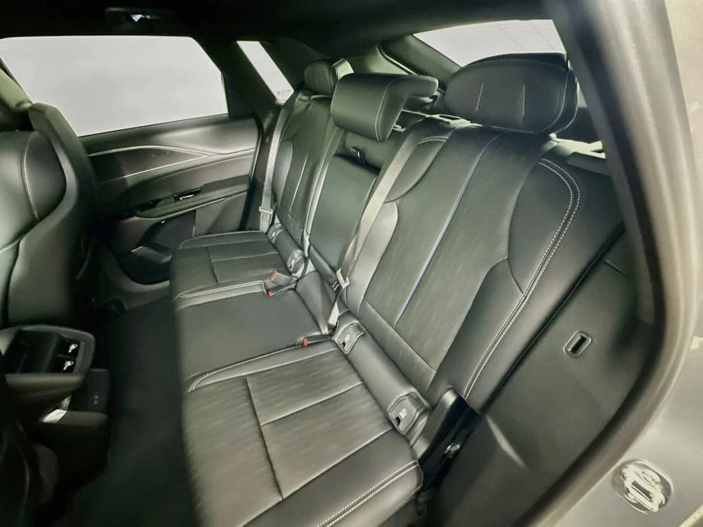 Cadillac LYRIQ Luxury 4dr 2026 — side view