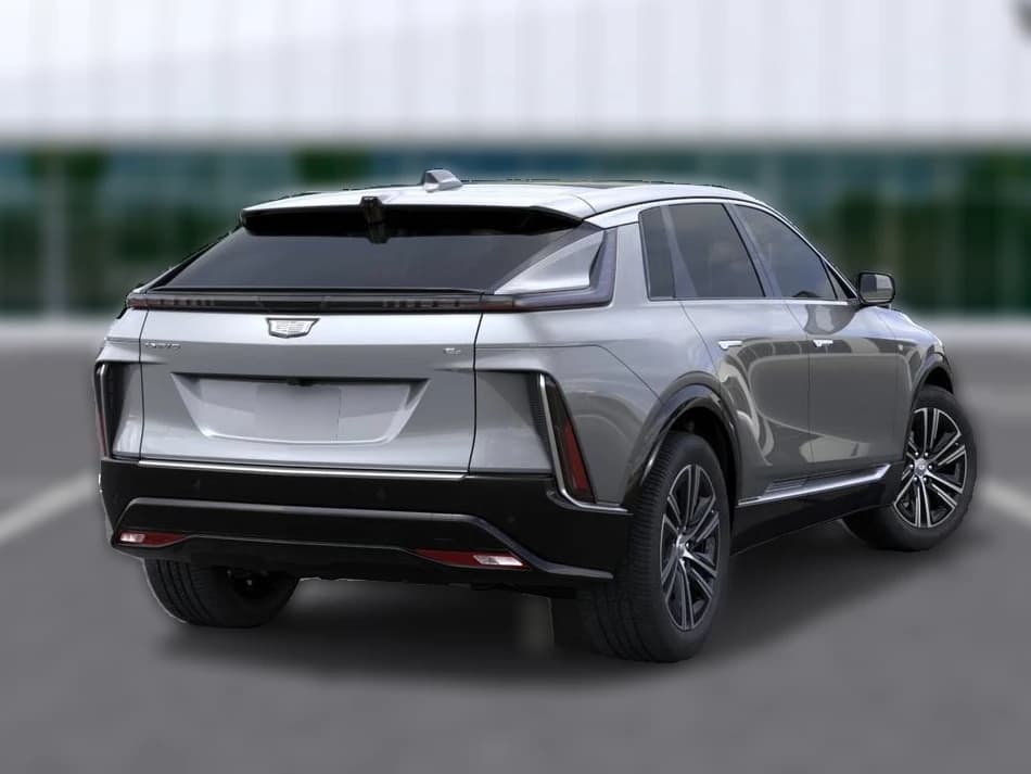 Cadillac LYRIQ Luxury 4dr 2027 — side view