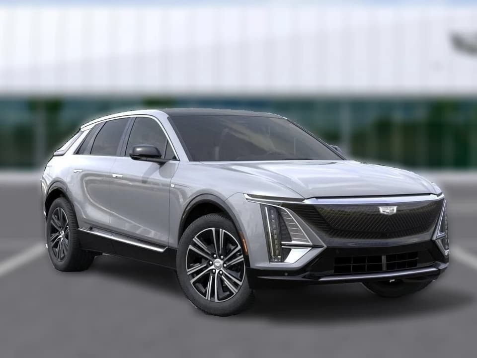 Cadillac LYRIQ Luxury 4dr 2027 — side view