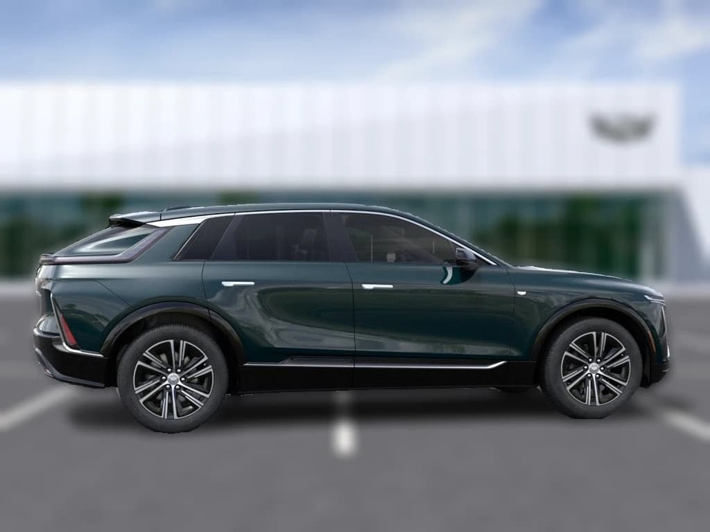 Cadillac LYRIQ Luxury 4dr 2027 — side view