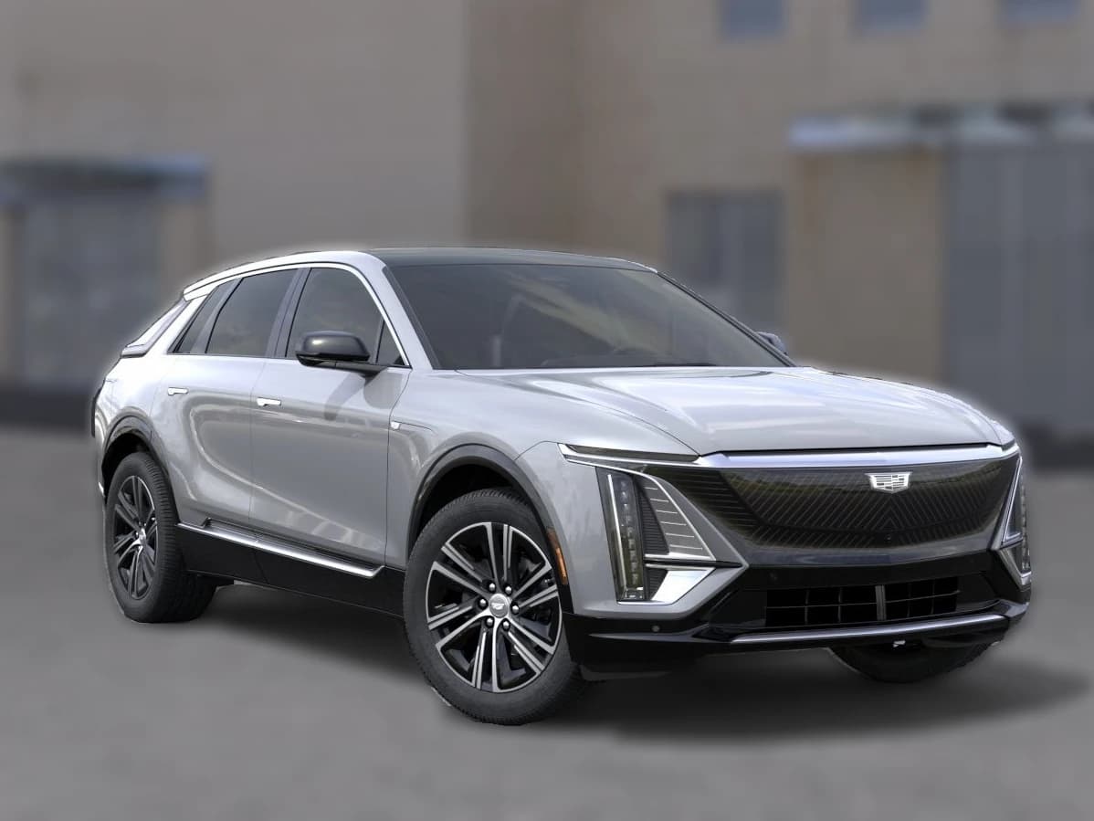Cadillac LYRIQ Luxury 4dr 2027 — side view