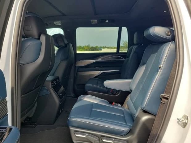 Cadillac Escalade IQL Premium Luxury AWD 4dr 2026 — side view