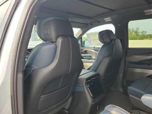 Cadillac Escalade IQL Premium Luxury AWD 4dr 2026 — side view