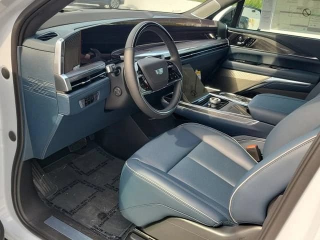 Cadillac Escalade IQL Premium Luxury AWD 4dr 2026 — side view