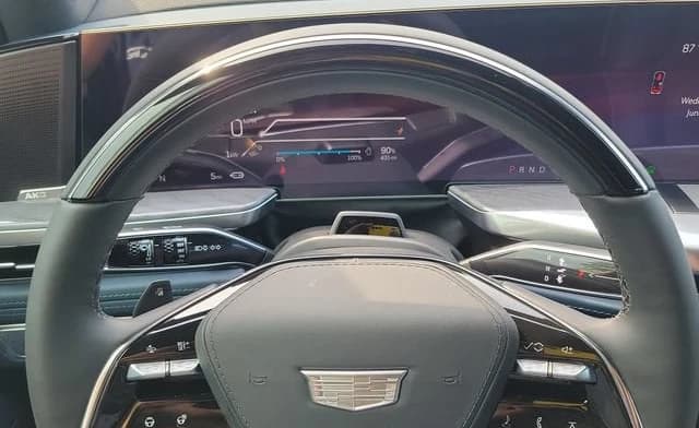 Cadillac Escalade IQL Premium Luxury AWD 4dr 2026 — side view