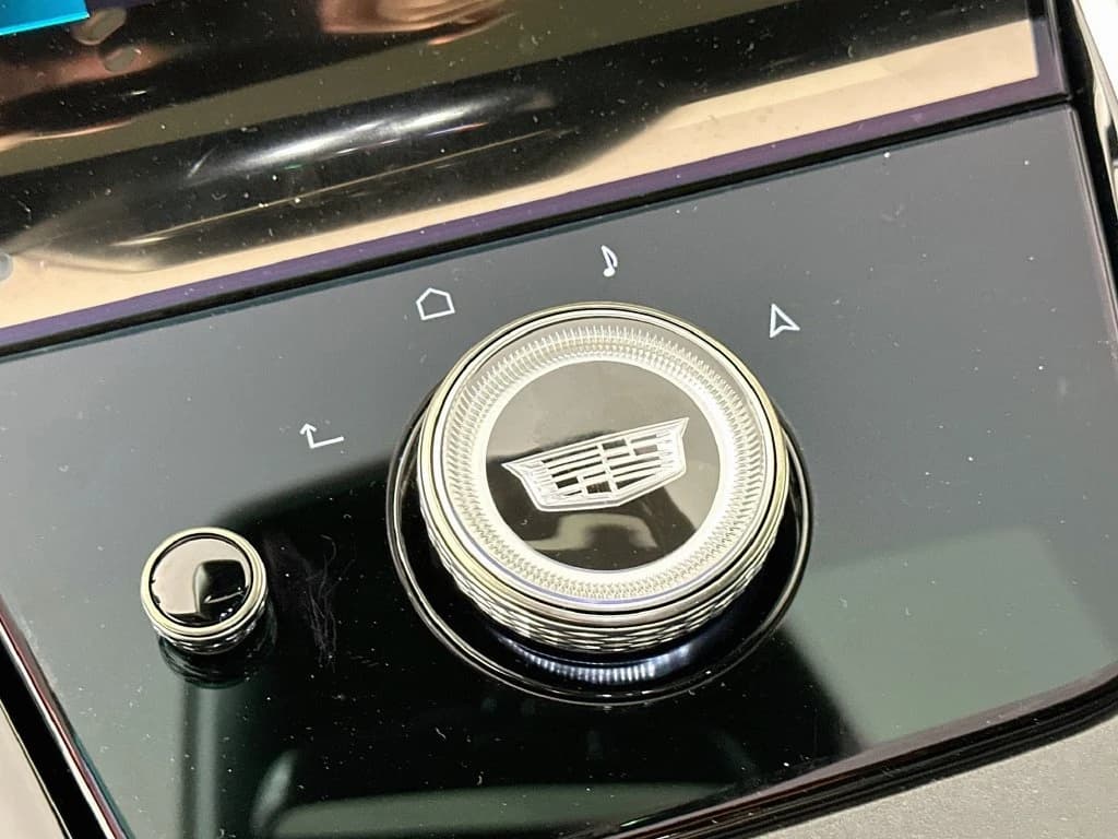 Cadillac Escalade IQL Premium Sport AWD 4dr 2026 — side view
