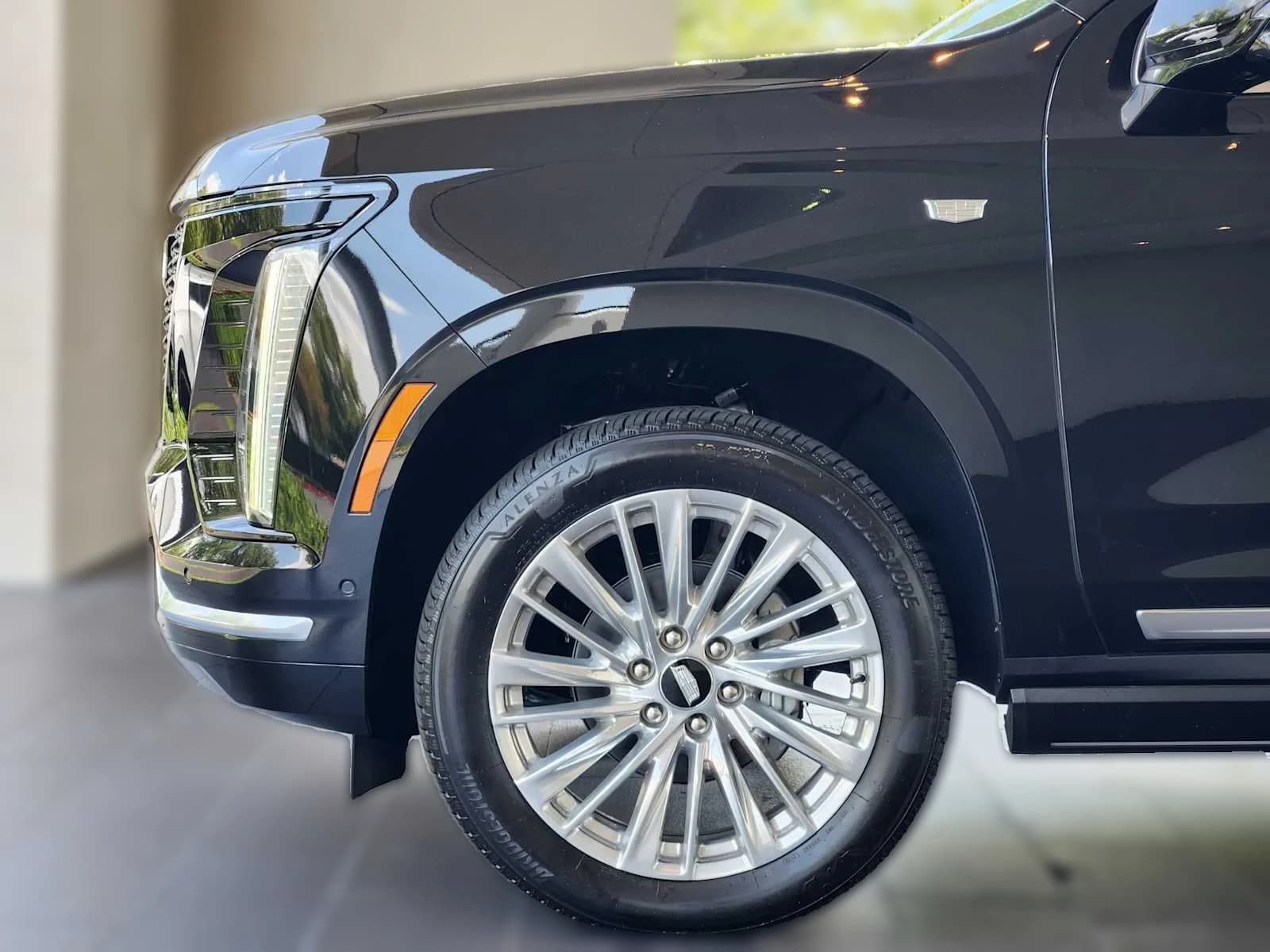 Cadillac Escalade RWD Luxury 4dr 2026 — side view