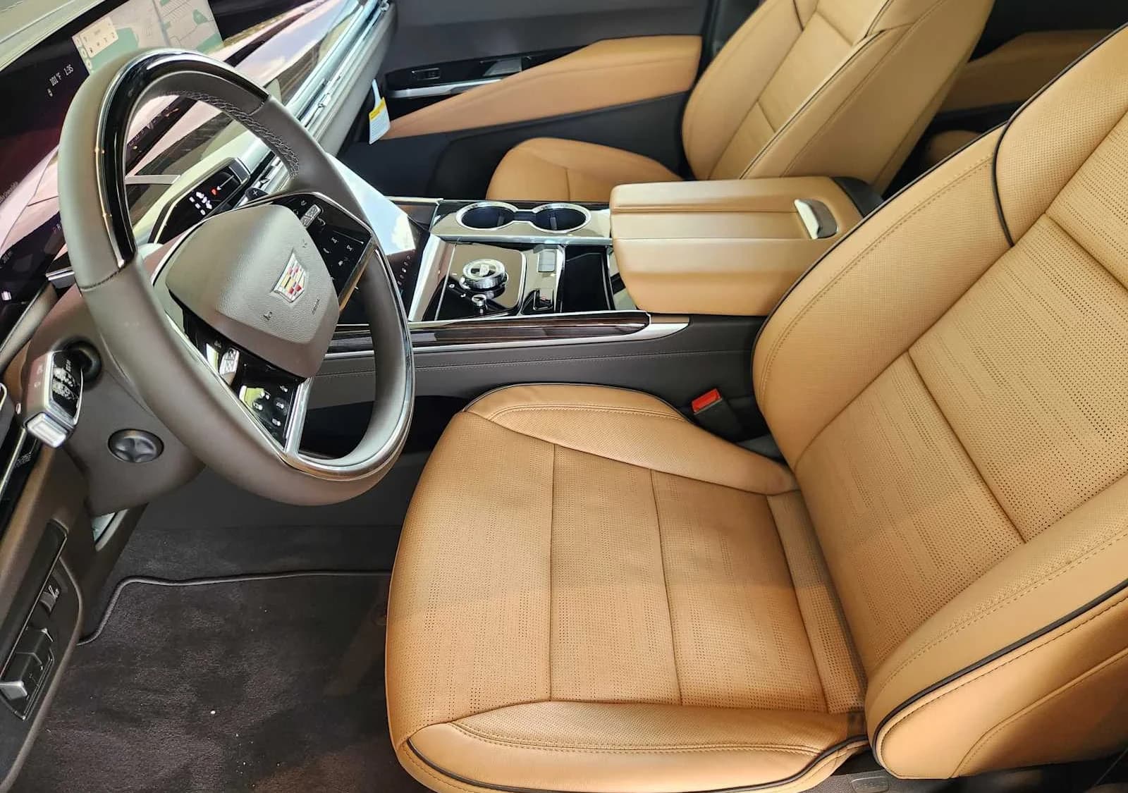 Cadillac Escalade RWD Luxury 4dr 2026 — side view