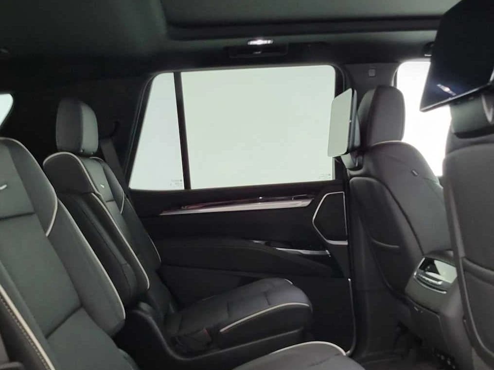 Cadillac Escalade 2WD Luxury 4dr 2027 — side view