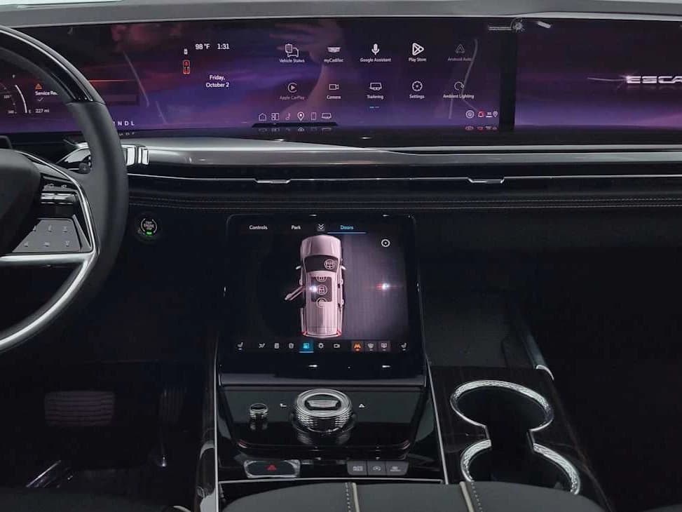 Cadillac Escalade 2WD Luxury 4dr 2027 — side view
