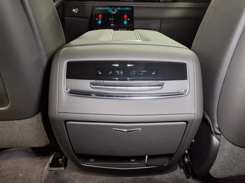 Cadillac Escalade ESV RWD 4dr 2026 — side view