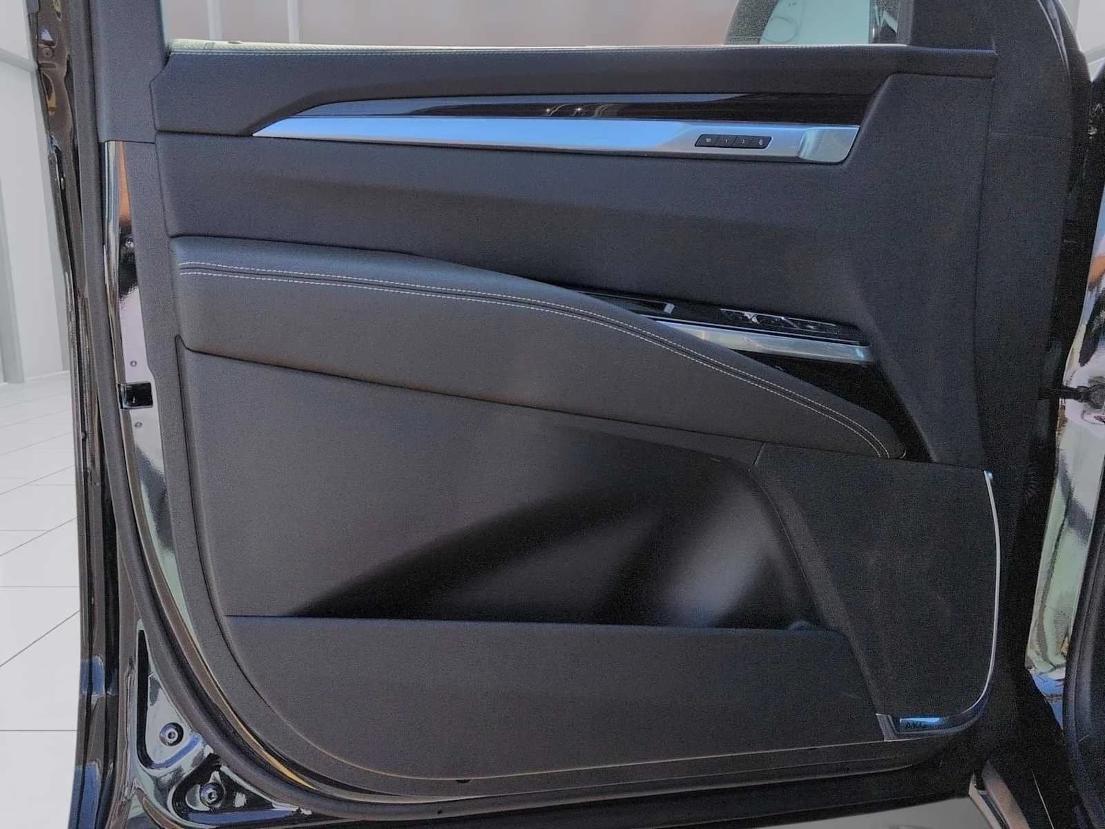 Cadillac Escalade ESV 2WD Luxury 4dr 2027 — side view