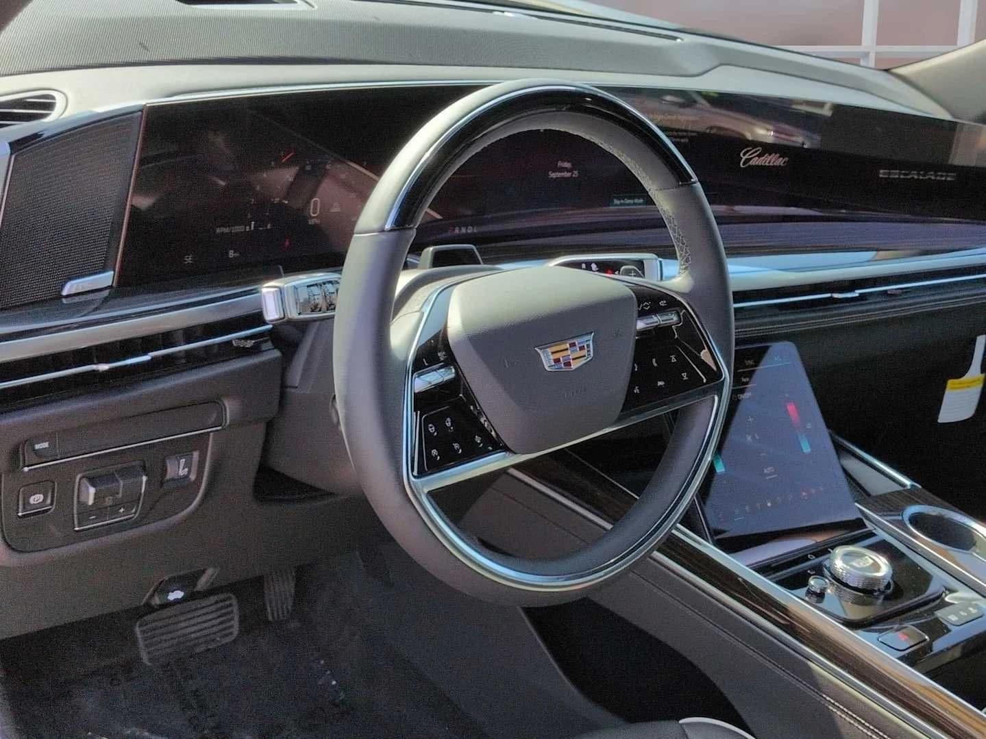 Cadillac Escalade ESV 2WD Luxury 4dr 2027 — side view