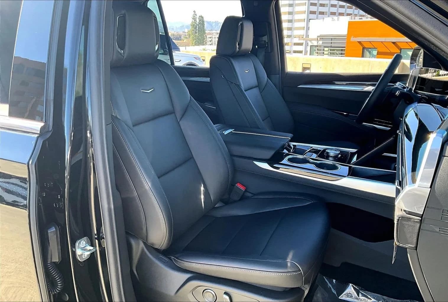 Cadillac Escalade 4WD 4dr 2026 — side view