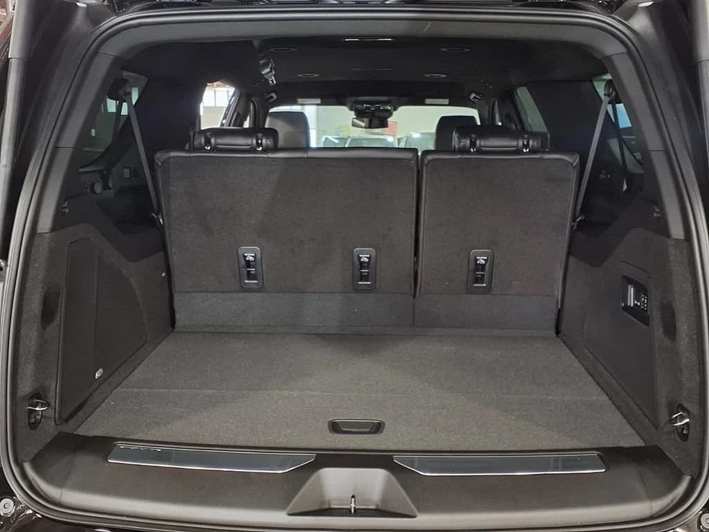 Cadillac Escalade ESV 4WD 4dr 2026 — side view