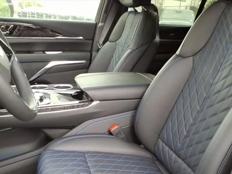 Cadillac Escalade IQ Luxury AWD 4dr 2026 — side view