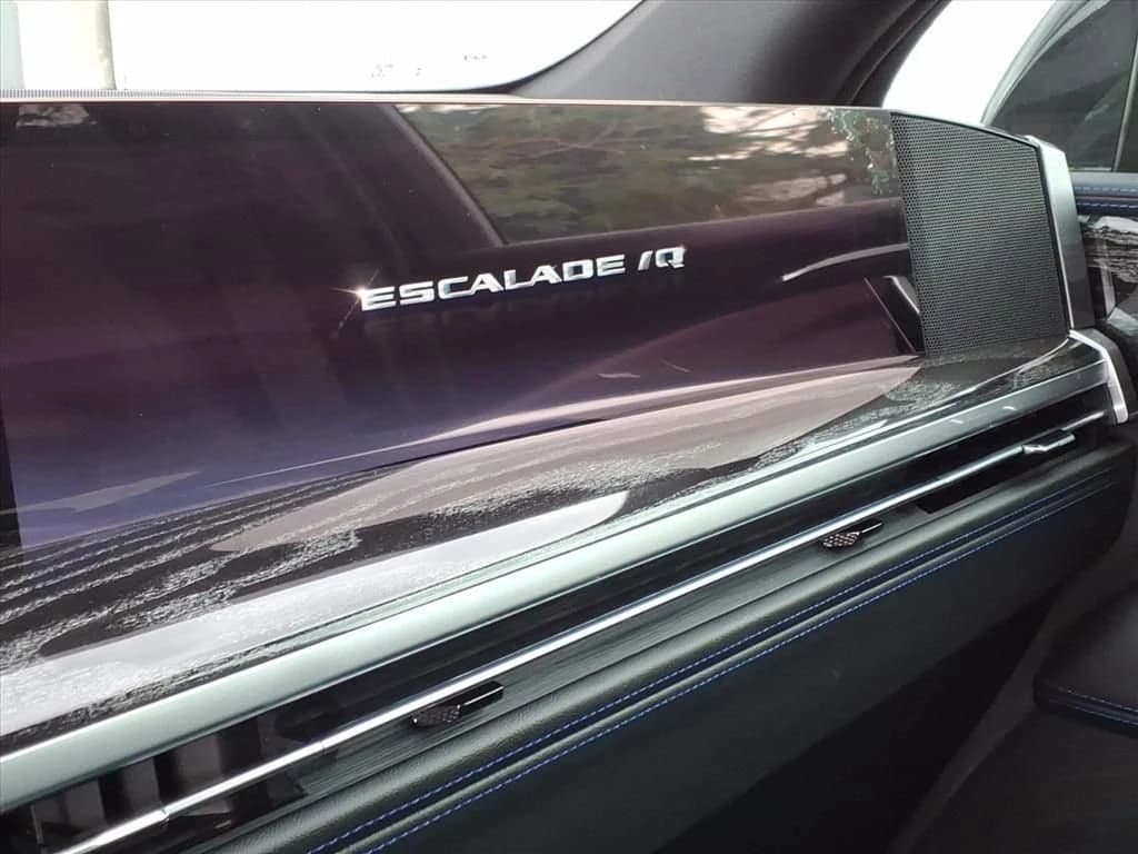 Cadillac Escalade IQ Luxury AWD 4dr 2026 — side view