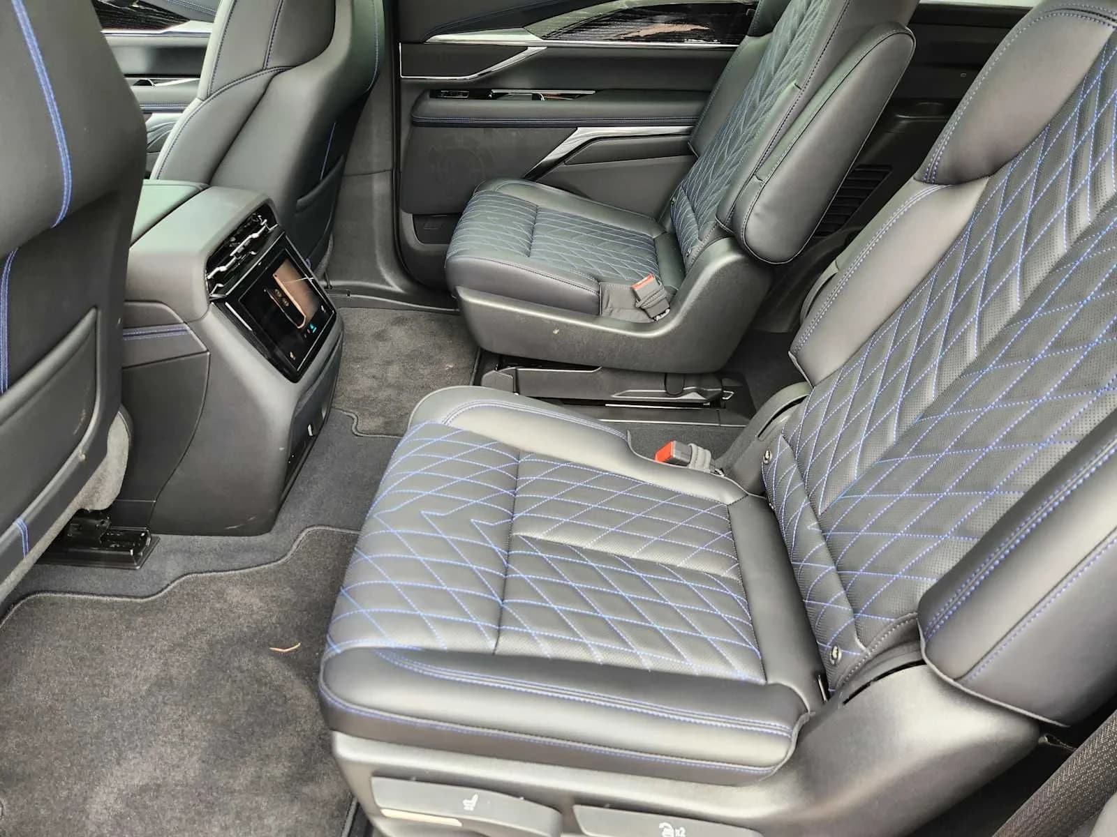 Cadillac Escalade IQ Luxury AWD 4dr 2026 — side view