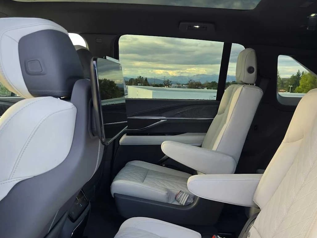 Cadillac Escalade IQ Luxury AWD 4dr 2026 — side view
