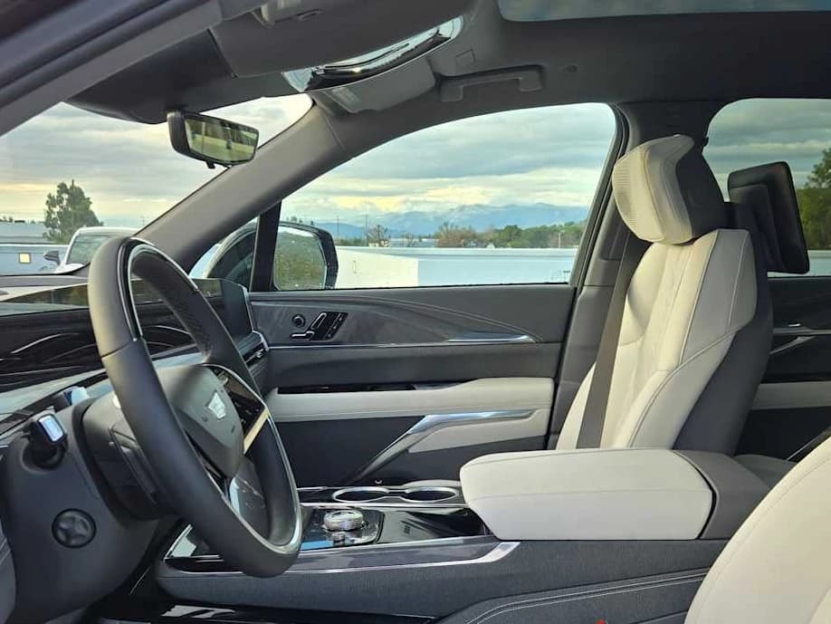 Cadillac Escalade IQ Luxury AWD 4dr 2026 — side view