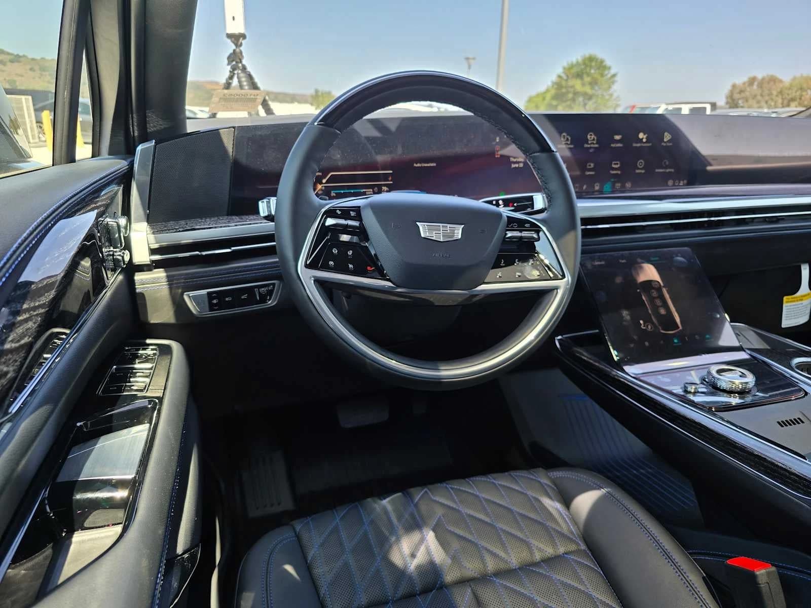 Cadillac Escalade IQ Luxury AWD 4dr 2026 — side view