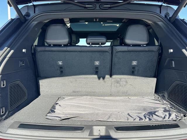Cadillac Escalade IQ Luxury AWD 4dr 2026 — side view