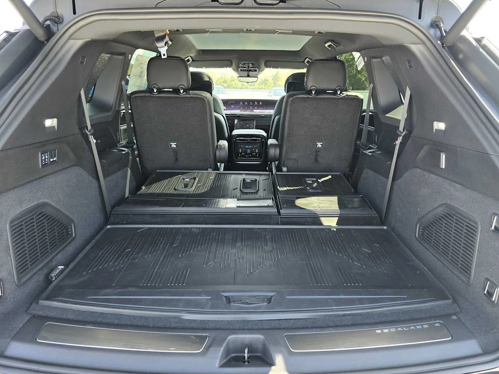 Cadillac Escalade IQ Luxury AWD 4dr 2026 — side view