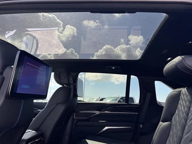 Cadillac Escalade IQ Luxury AWD 4dr 2026 — side view