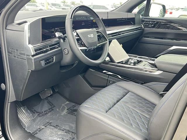 Cadillac Escalade IQ Luxury AWD 4dr 2026 — side view