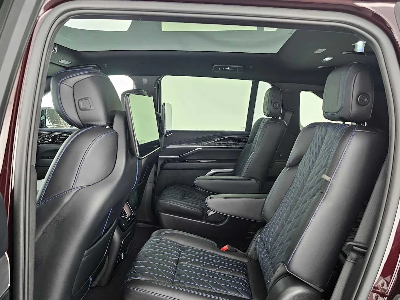 Cadillac Escalade IQ Luxury AWD 4dr 2026 — side view