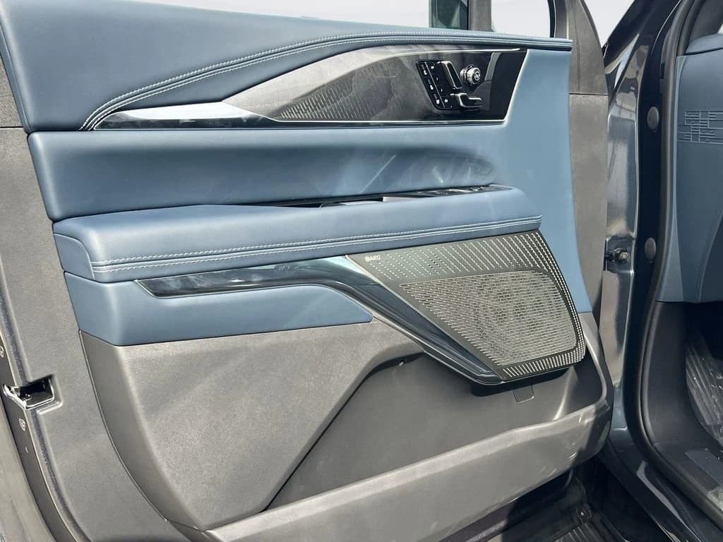 Cadillac Escalade IQ Luxury 2 AWD 4dr 2025 — side view