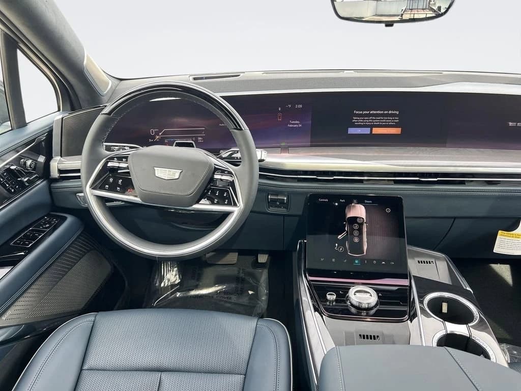 Cadillac Escalade IQ Luxury 2 AWD 4dr 2025 — side view