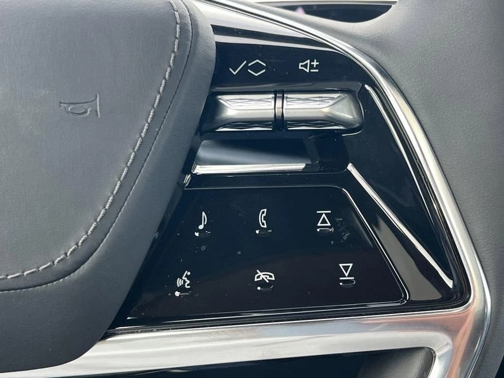 Cadillac Escalade IQ Luxury 2 AWD 4dr 2025 — side view