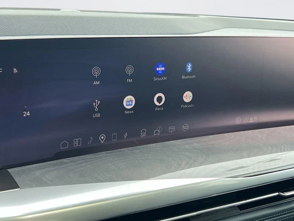 Cadillac Escalade IQ Luxury 2 AWD 4dr 2025 — side view