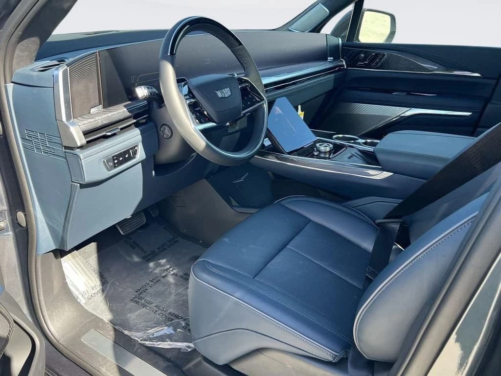 Cadillac Escalade IQ Luxury 2 AWD 4dr 2025 — side view
