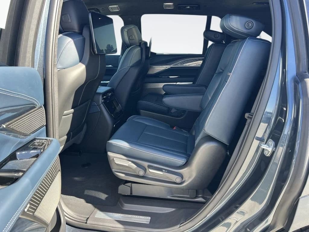 Cadillac Escalade IQ Luxury 2 AWD 4dr 2025 — side view